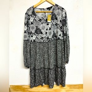 NWT Suzanne Betro B&W Floral Swing Tiered Dress